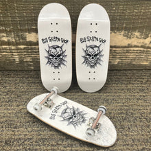 Load image into Gallery viewer, 818 Skate Skull Fingerboard Complete