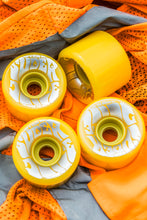 Load image into Gallery viewer, OJ Wheels Super Juice Neon Yellow 78a 60mm