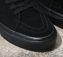Load image into Gallery viewer, Vans Skate SK8-HI in Black/Black