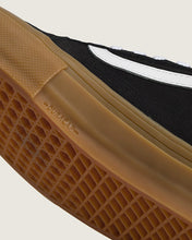 Load image into Gallery viewer, Vans Skate Old Skool in Black/Gum
