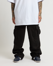 Load image into Gallery viewer, Shaka Wear Fleece Cargo Sweatpants in Black