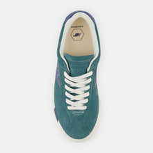 Load image into Gallery viewer, NB Numeric 22 in Spruce with Navy