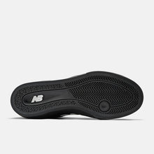 Load image into Gallery viewer, NB Numeric 272 in Black with White