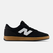 Load image into Gallery viewer, NB Numeric 440 V2 in Black with Gum