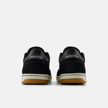 Load image into Gallery viewer, NB Numeric 440 V2 in Black and Sea Salt