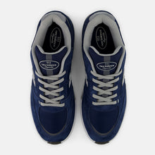 Load image into Gallery viewer, NB Numeric 933 Andrew Reynolds in Navy and Slate Grey