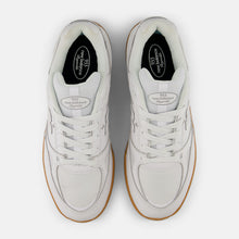 Load image into Gallery viewer, NB Numeric 933 Andrew Reynolds in White with Gum