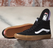 Load image into Gallery viewer, Vans Skate SK8-HI in Black/Gum