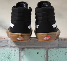 Load image into Gallery viewer, Vans Skate SK8-HI in Black/Gum