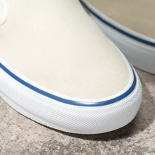 Load image into Gallery viewer, Vans Skate Slip On in Off-White - 818 Skate