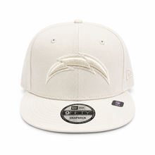 Load image into Gallery viewer, New Era 950 LA Chargers 2-Tone Color Pack Snapback in Chrome
