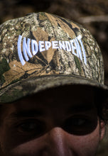 Load image into Gallery viewer, Independent Span Logo Snapback Structured Hat Realtree APX Hat in Khaki
