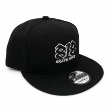 Load image into Gallery viewer, New Era 950 818 Skate Shop Outline Snapback in Black
