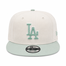 Load image into Gallery viewer, New Era 950 LA Dodgers 2-Tone Color Pack Snapback in Chrome/Everest Green
