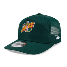 Load image into Gallery viewer, New Era 1920 Seattle Supersonics Mesh Trucker Snapback in Dark Green
