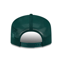 Load image into Gallery viewer, New Era 1920 Seattle Supersonics Mesh Trucker Snapback in Dark Green
