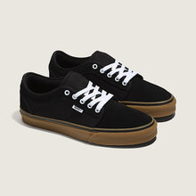 Load image into Gallery viewer, Vans Skate Chukka Low in Black/Gum
