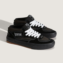 Load image into Gallery viewer, Vans Skate Half Cab Wafflecup in Black
