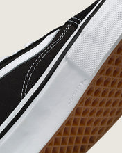 Load image into Gallery viewer, Vans Skate Old Skool in Black/White
