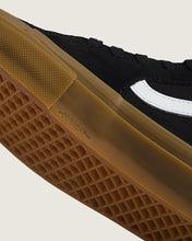 Load image into Gallery viewer, Vans Skate SK8-HI in Black/Gum
