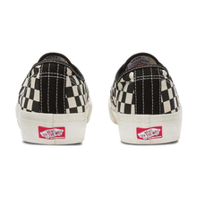 Load image into Gallery viewer, Vans Skate Authentic in Checkerboard Marshmallow
