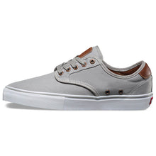 Load image into Gallery viewer, Vans Chima Ferguson Pro in (Saddle) Grey/White
