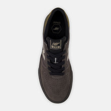 Load image into Gallery viewer, NB Numeric 272 in Black Cement with Dockside
