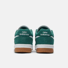 Load image into Gallery viewer, NB Numeric 480 in Vintage Teal and White Leather
