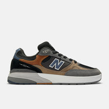 Load image into Gallery viewer, NB Numeric 933 Andrew Reynolds in Casterock with Vintage Indigo

