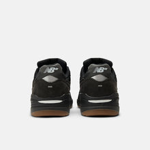 Load image into Gallery viewer, NB Numeric 933 Andrew Reynolds in Blackout
