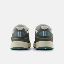 Load image into Gallery viewer, NB Numeric 1010 Tiago Lemos in Tornado with Salt Water
