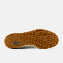Load image into Gallery viewer, NB Numeric 440 V2 in Sea Salt with Salt Water
