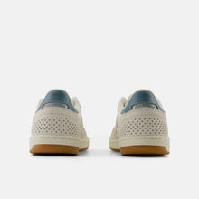 Load image into Gallery viewer, NB Numeric 440 V2 in Sea Salt with Salt Water
