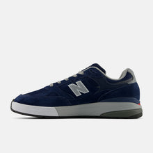 Load image into Gallery viewer, NB Numeric 933 Andrew Reynolds in Navy and Slate Grey
