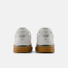 Load image into Gallery viewer, NB Numeric 933 Andrew Reynolds in White with Gum
