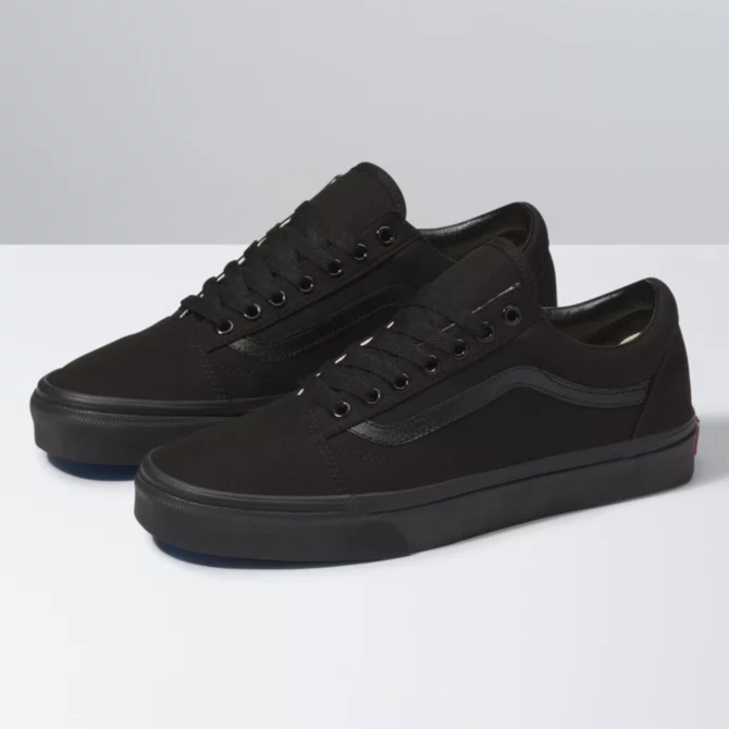 Vans Old Skool in Black/Black - 818 Skate